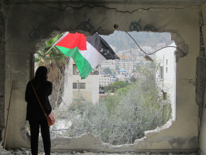 Diese  Hauszerstörung als Strafe in Nablus im letzten Monat war eine der ersten bei denen Sprengstoff benutzt wurde, um ein Haus zu zerstören. Photo: Aly Vernon